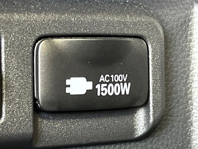 TOYOTA VOXY HYBRID 4WD 2023 Image 31