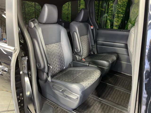 TOYOTA VOXY HYBRID 4WD 2023 Image 31