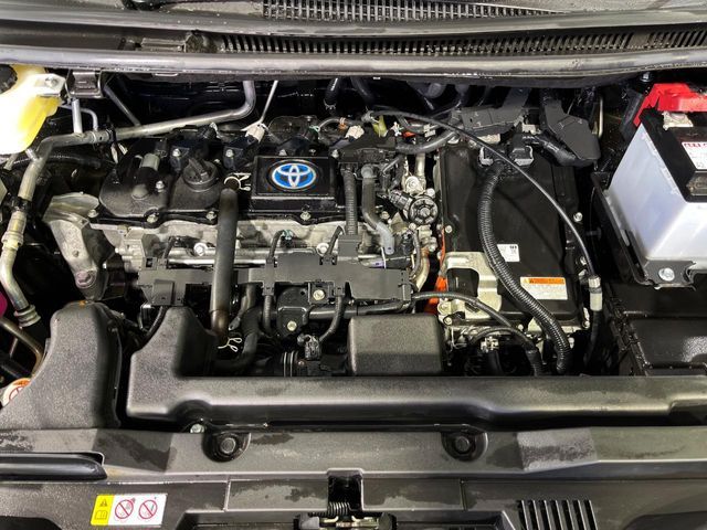 TOYOTA VOXY HYBRID 4WD 2023 Image 31