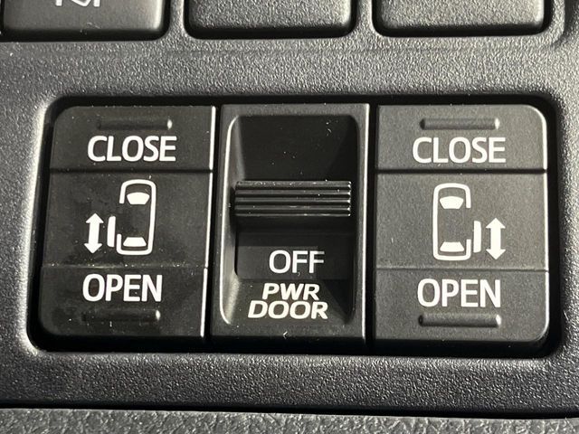 TOYOTA VOXY 4WD 2021 Image 31