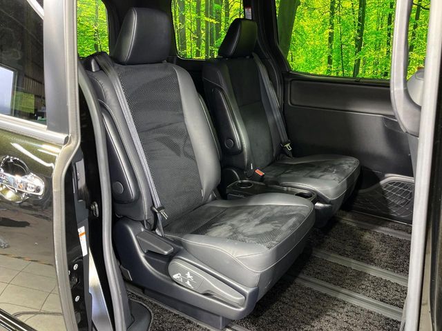 TOYOTA VOXY 4WD 2021 Image 31