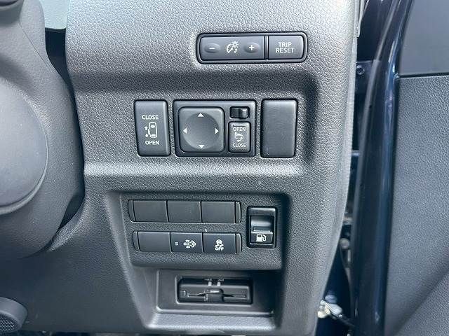 NISSAN CARAVAN VAN 4WD 2022 Image 31