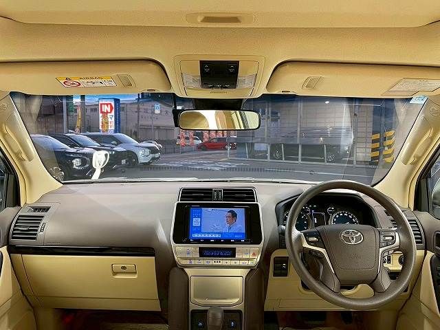 TOYOTA LANDCRUISER PRADO 2018 Image 31