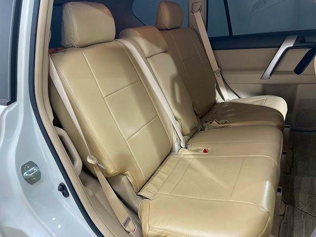 TOYOTA LANDCRUISER PRADO 2018 Image 31