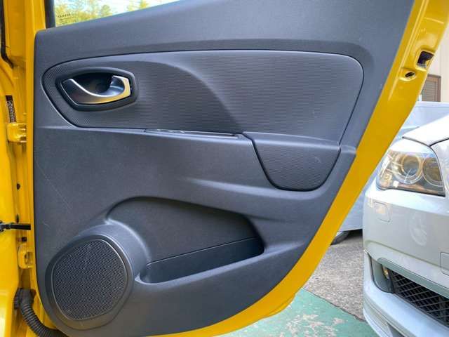 RENAULT LUTECIA 2016 Image 31