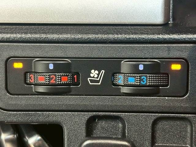 TOYOTA LANDCRUISER PRADO 2022 Image 31