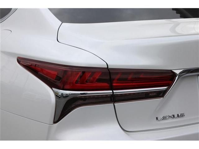TOYOTA LEXUS LS500 2018 Image 31