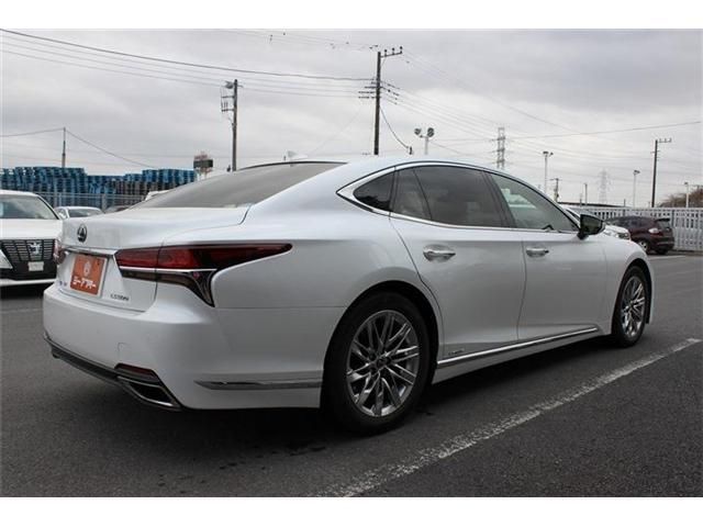 TOYOTA LEXUS LS500 2018 Image 31