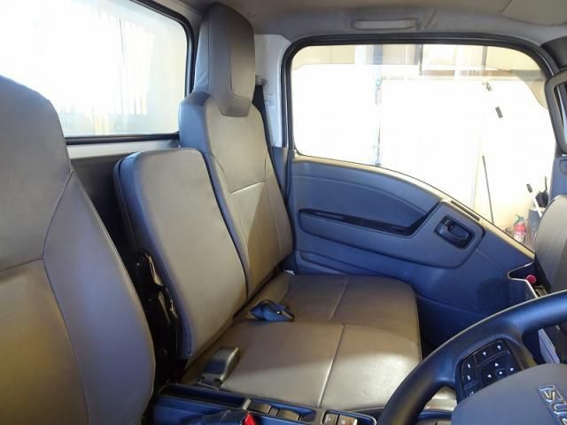 ISUZU ELF 2023 Image 31