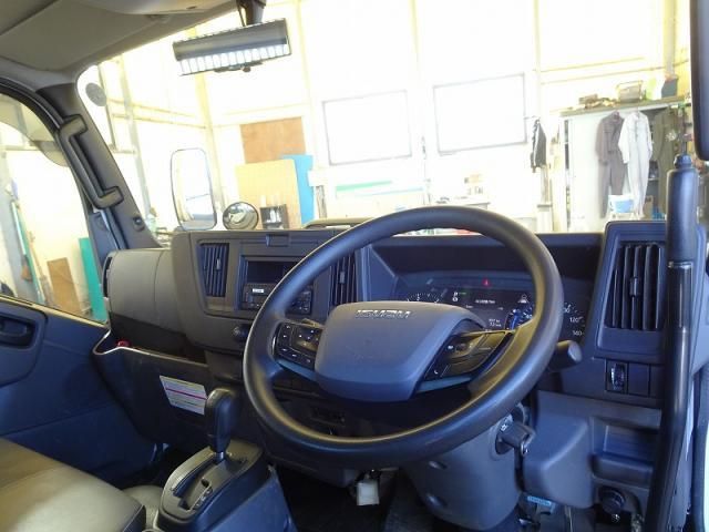 ISUZU ELF 2023 Image 31