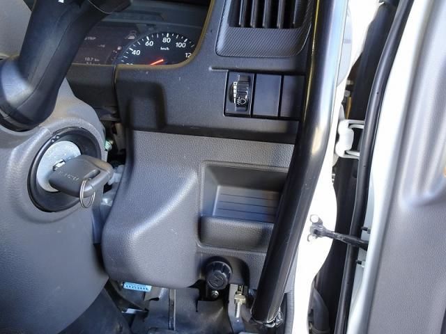 ISUZU ELF 2023 Image 31