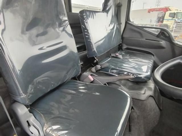 MITSUBISHI CANTER 2013 Image 31