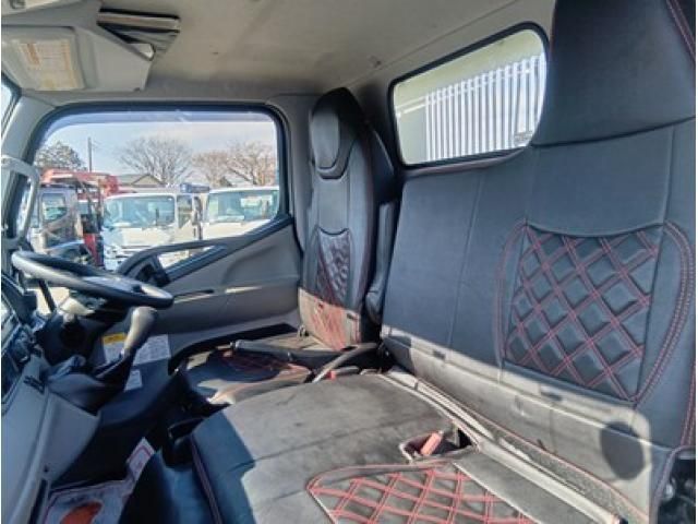 MITSUBISHI CANTER 2023 Image 31