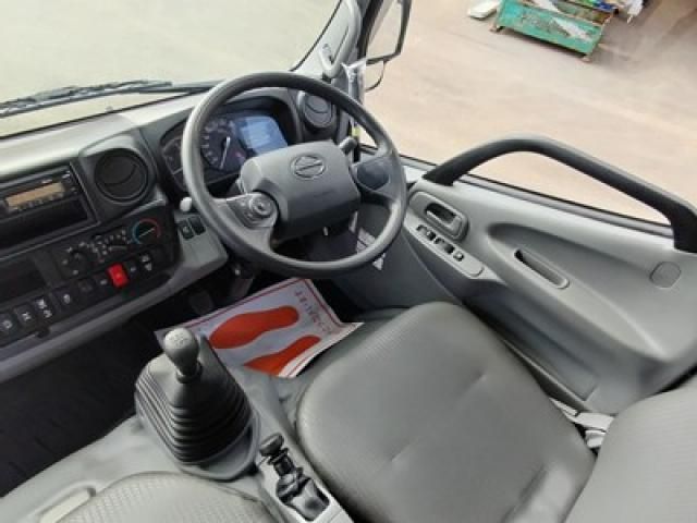 HINO DUTRO 2025 Image 31