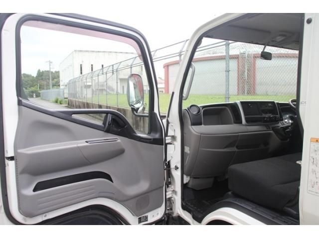 MITSUBISHI CANTER 2016 Image 31