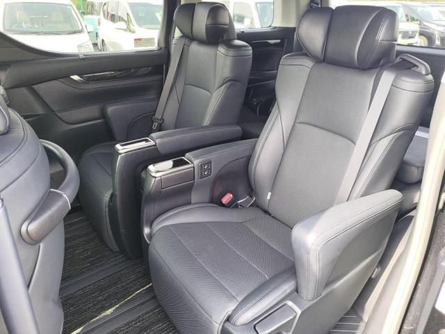 TOYOTA VELLFIRE 2018 Image 31