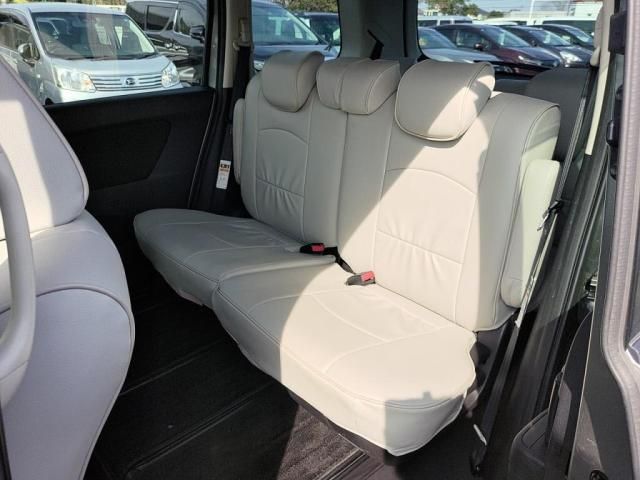 MAZDA BIANTE 2013 Image 31