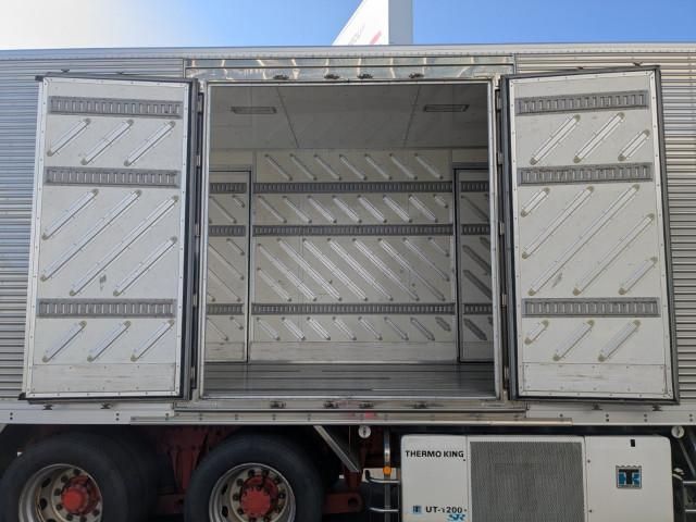 HINO PROFIA 2017 Image 31