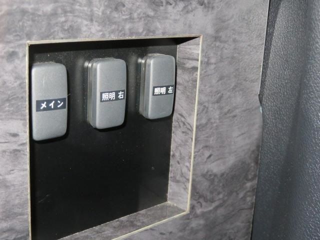 TOYOTA ESQUIRE 4WD 2018 Image 31