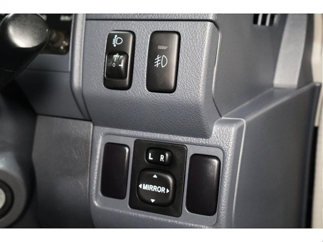 TOYOTA LANDCRUISER VAN 2015 Image 31