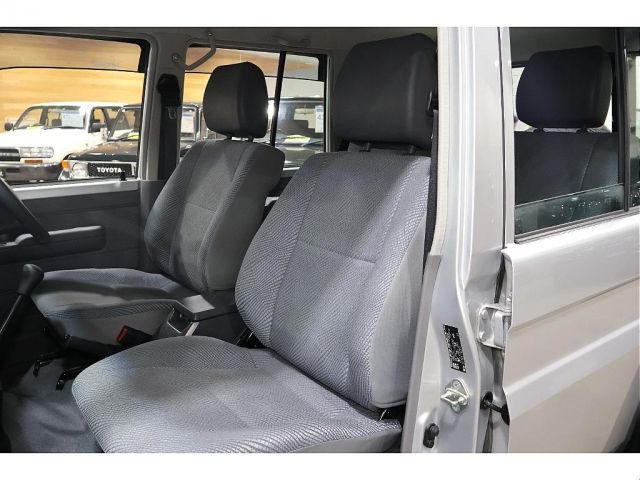 TOYOTA LANDCRUISER VAN 2015 Image 31