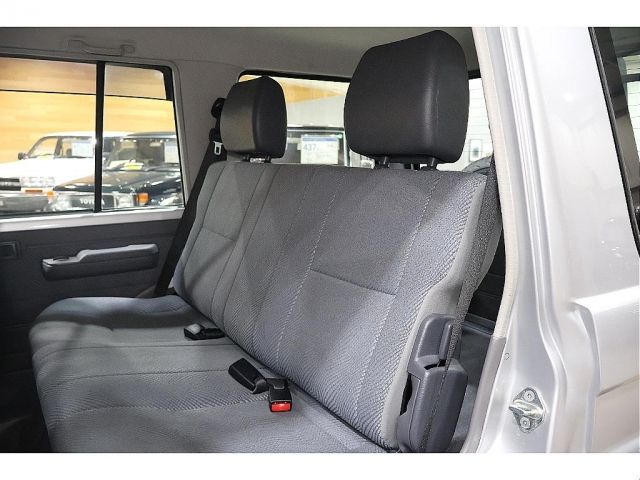 TOYOTA LANDCRUISER VAN 2015 Image 31