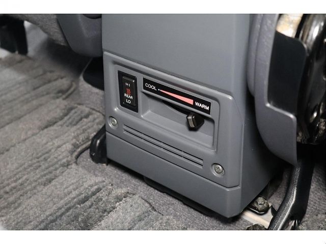 TOYOTA LANDCRUISER VAN 2015 Image 31