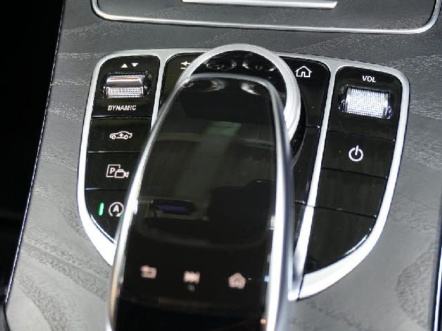 MERCEDES BENZ C CLAS 2018 Image 31