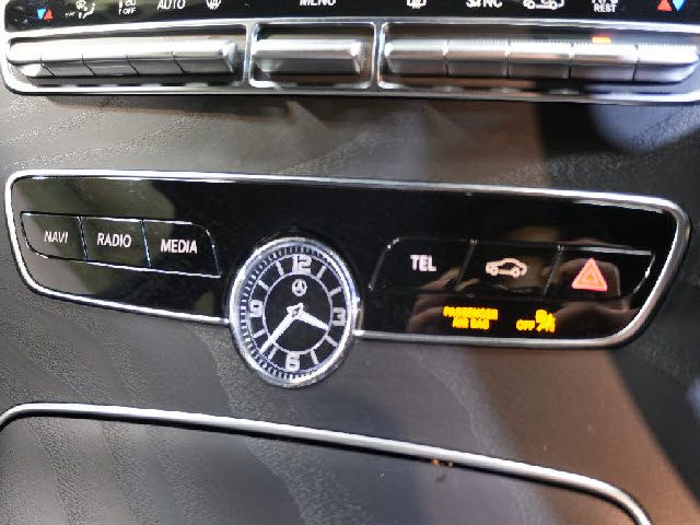 MERCEDES BENZ C CLAS 2018 Image 31