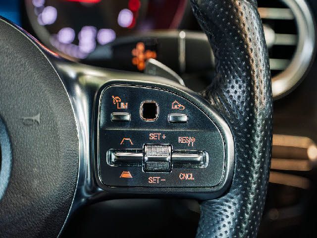 MERCEDES BENZ C CLAS 2018 Image 31