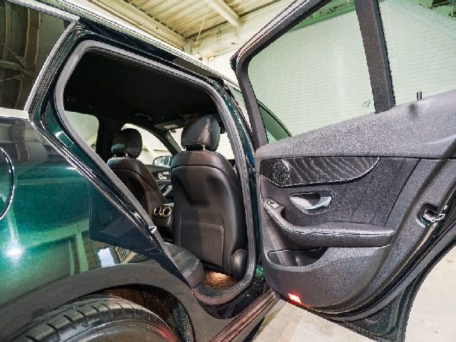 MERCEDES BENZ C CLAS 2018 Image 31