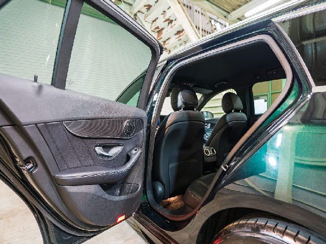 MERCEDES BENZ C CLAS 2018 Image 31