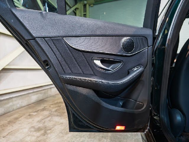MERCEDES BENZ C CLAS 2018 Image 31