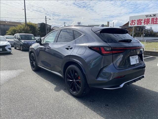 TOYOTA LEXUS NX450H+ AWD 2022 Image 31