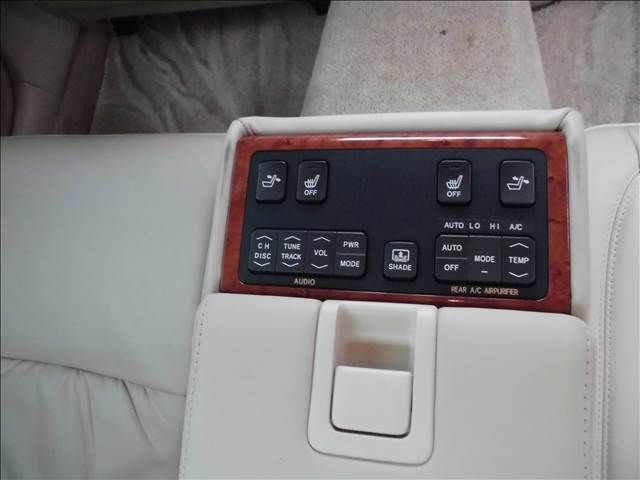 TOYOTA CROWN SEDAN 2004 Image 31