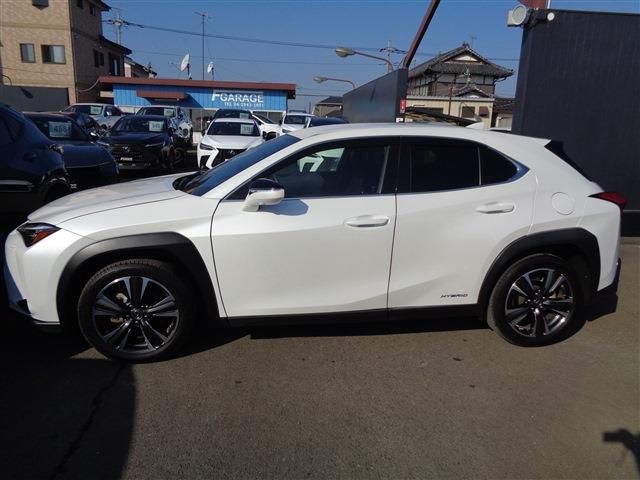 TOYOTA LEXUS UX250H 2019 Image 31