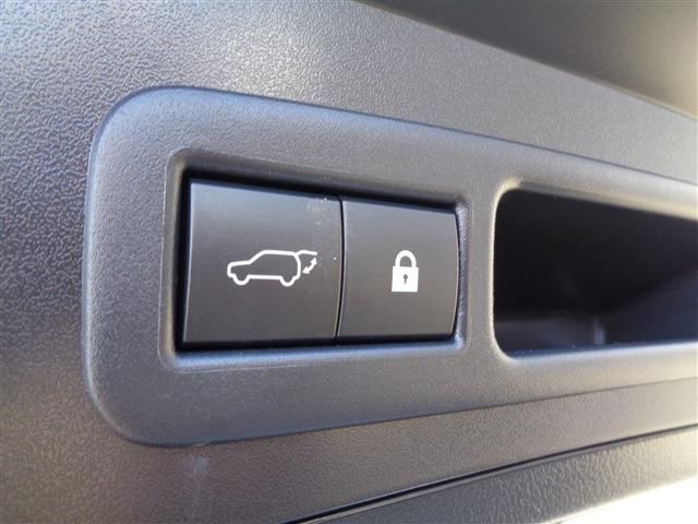 TOYOTA LEXUS UX250H 2019 Image 31