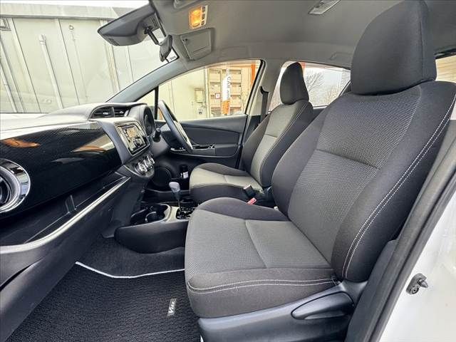 TOYOTA VITZ 2019 Image 31