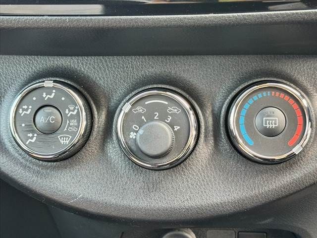 TOYOTA VITZ 2019 Image 31