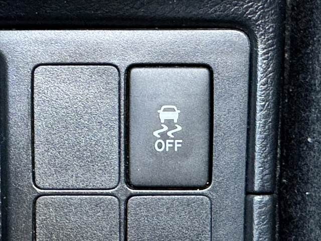 TOYOTA VITZ 2019 Image 31