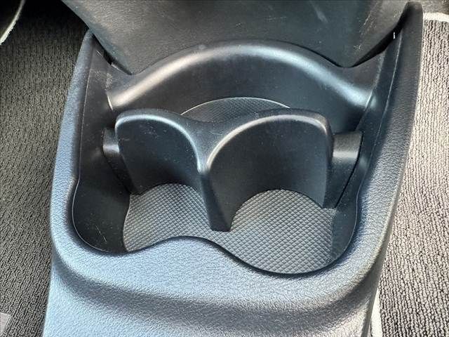 TOYOTA VITZ 2019 Image 31