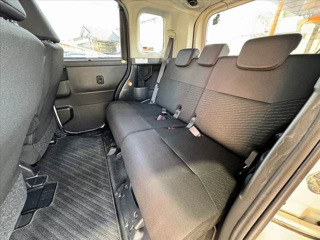 TOYOTA TANK 2018 Image 31