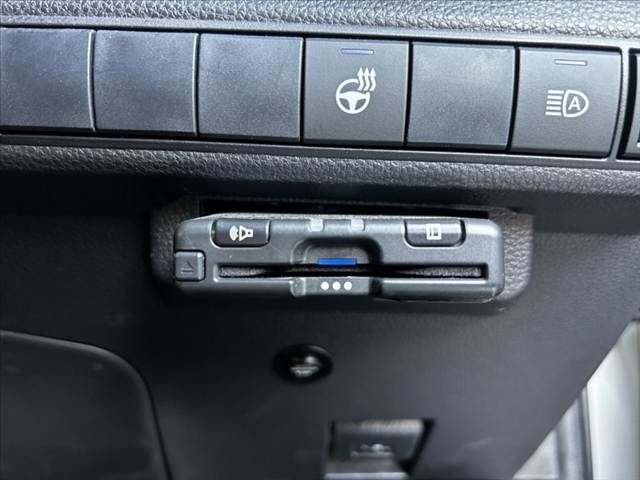 TOYOTA COROLLA SEDAN 2019 Image 31