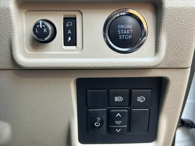 TOYOTA LANDCRUISER PRADO 2017 Image 31