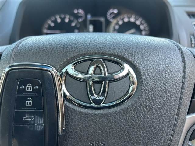 TOYOTA LANDCRUISER PRADO 2017 Image 31