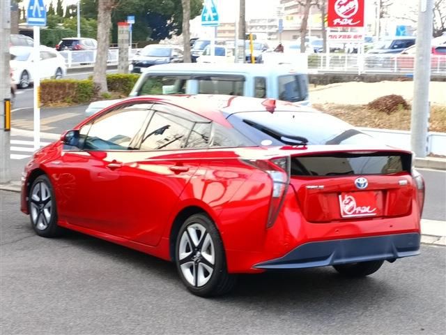 TOYOTA PRIUS 2017 Image 31