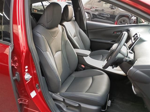 TOYOTA PRIUS 2017 Image 31