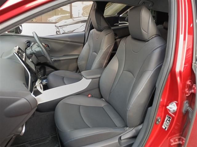 TOYOTA PRIUS 2017 Image 31