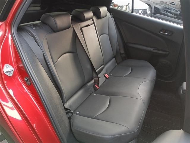 TOYOTA PRIUS 2017 Image 31