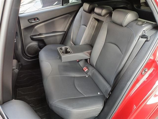 TOYOTA PRIUS 2017 Image 31